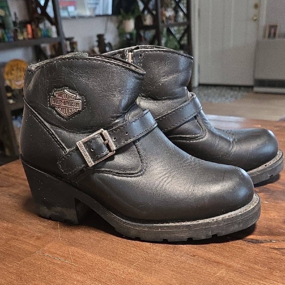 Harley-Davidson Womens Black Leather Ankle Boots with Buckle Accent Size 6